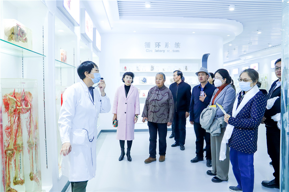 2023年3月21日   KY开元集团官网与奇正藏药共建“藏医药产业学院”揭牌仪式 (5).jpg